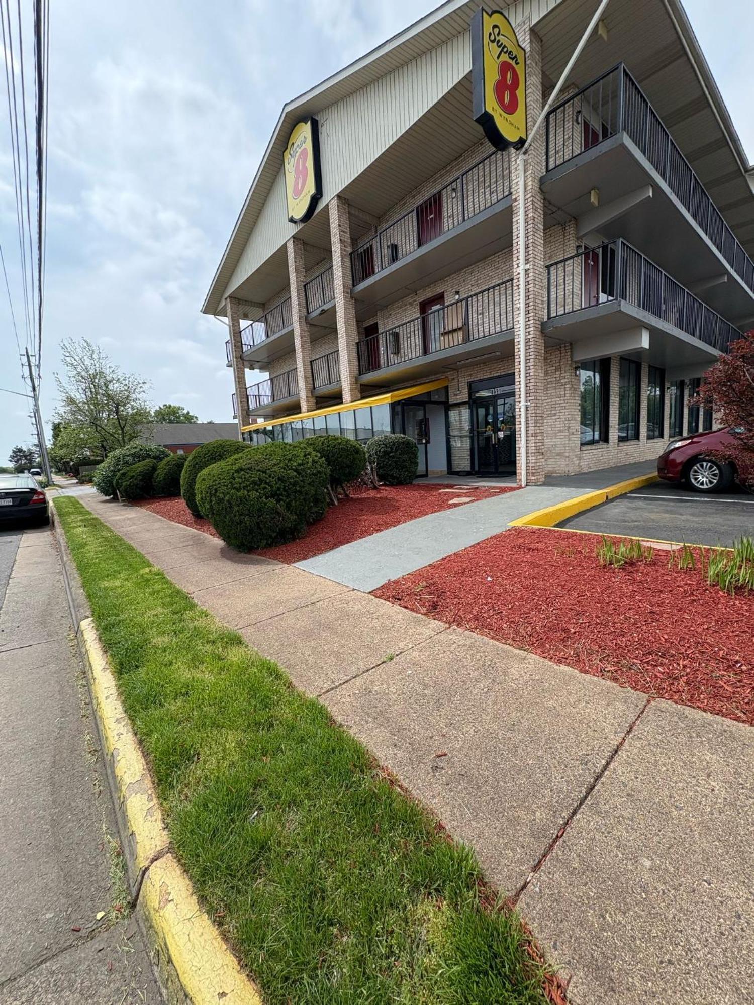 Super 8 By Wyndham Manassas Exterior foto